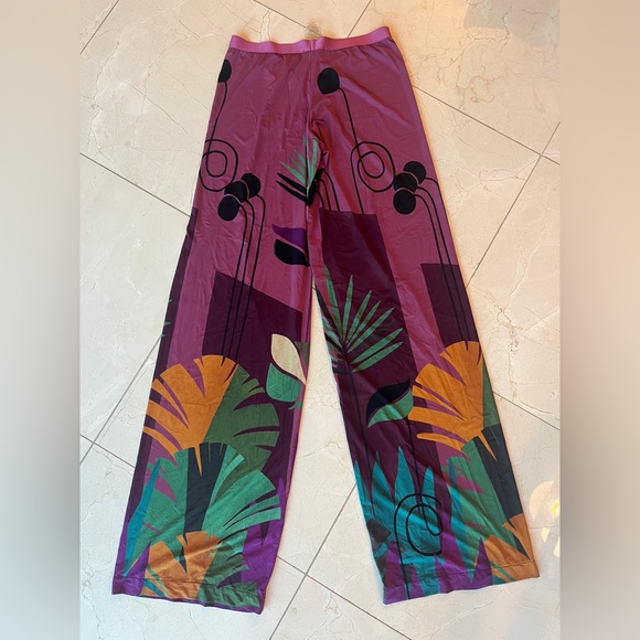 SIYU wide legged pants. Stretchy, lightweight fabric - Picture 1 of 3